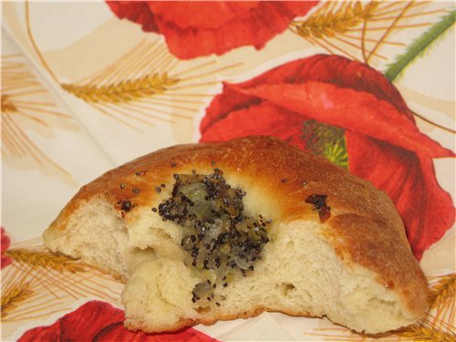 булочки с топингом луковым